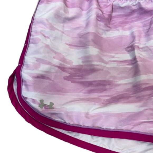 🩷 Heat Gear Women’s Pink Camo Running Shorts - Size L - Picture 3 of 8